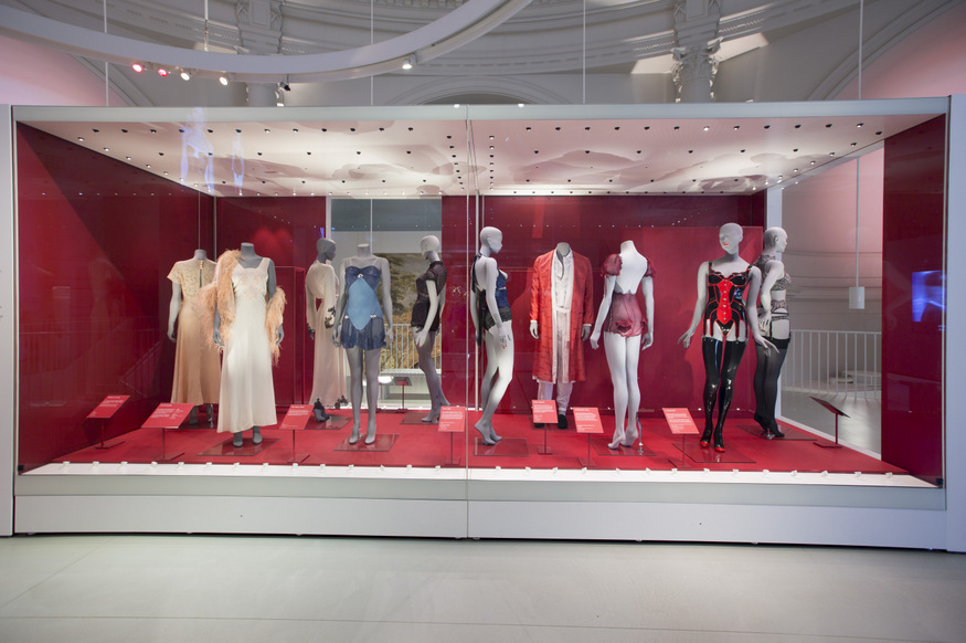 1-_installation_view_of_undressed_a_brief_history_of_underwear_16_april_2016_-_12_march_2017_c_victoria_and_albert_museum_london.jpg